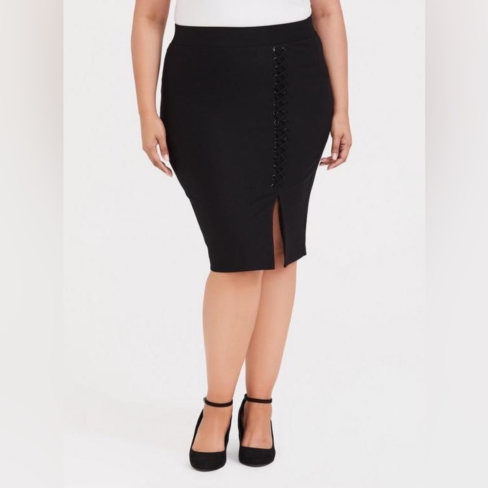 Torrid Mini Studio Luxe‎ Point Lace up effect pencil black skirt Sz-2  V13